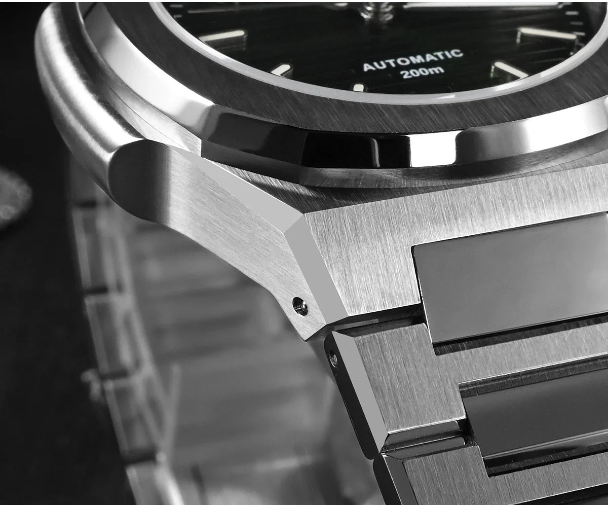 San Martin Nautilus MOD SN0075G 43mm Sw200  PT5000 Automatic AR Sapphire 20 ATM BGW-9