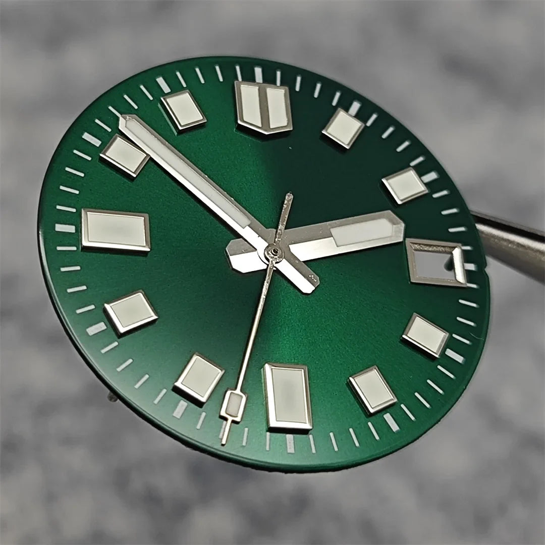 Modification 28.5mm Watch Dial Green Luminous Trend Watch Faces with Single Date Watch Accessory Suitable for NH35 Movement