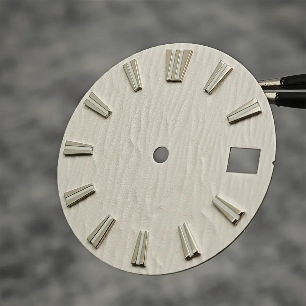 28.5mm NH35 Watch Dial Vertical Wave Stripe Pattern Watch Faces BGW9/C3 Luminous Surface Accessories for NH35/NH36/4R/6R Movement