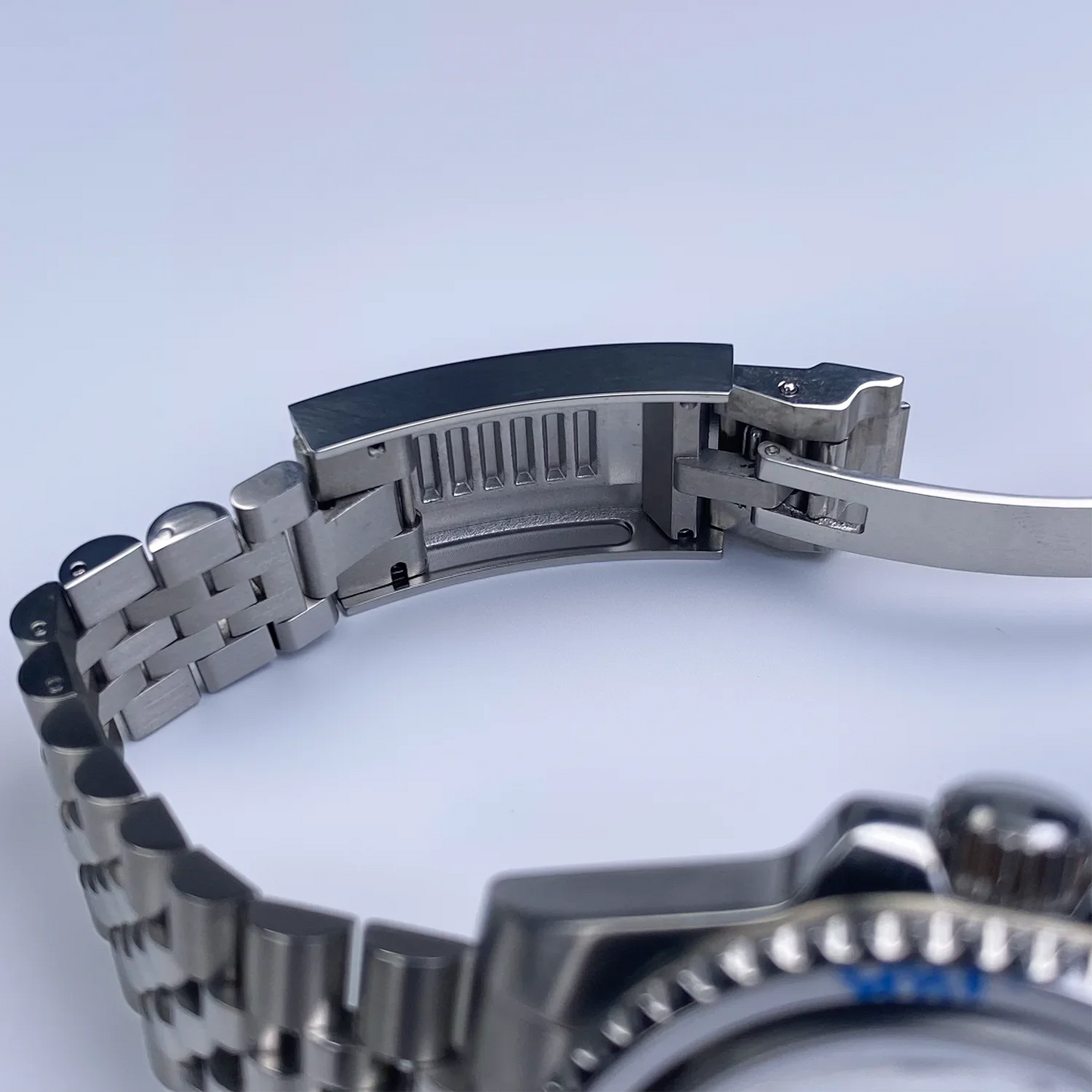 GMT Watch Case 40mm NH34 Nh35 Sliver Watch Case with Sapphire Crystal 120 Click Compatible with NH34/NH35/NH36 Movements Water-Resistant 28.5mm Dial