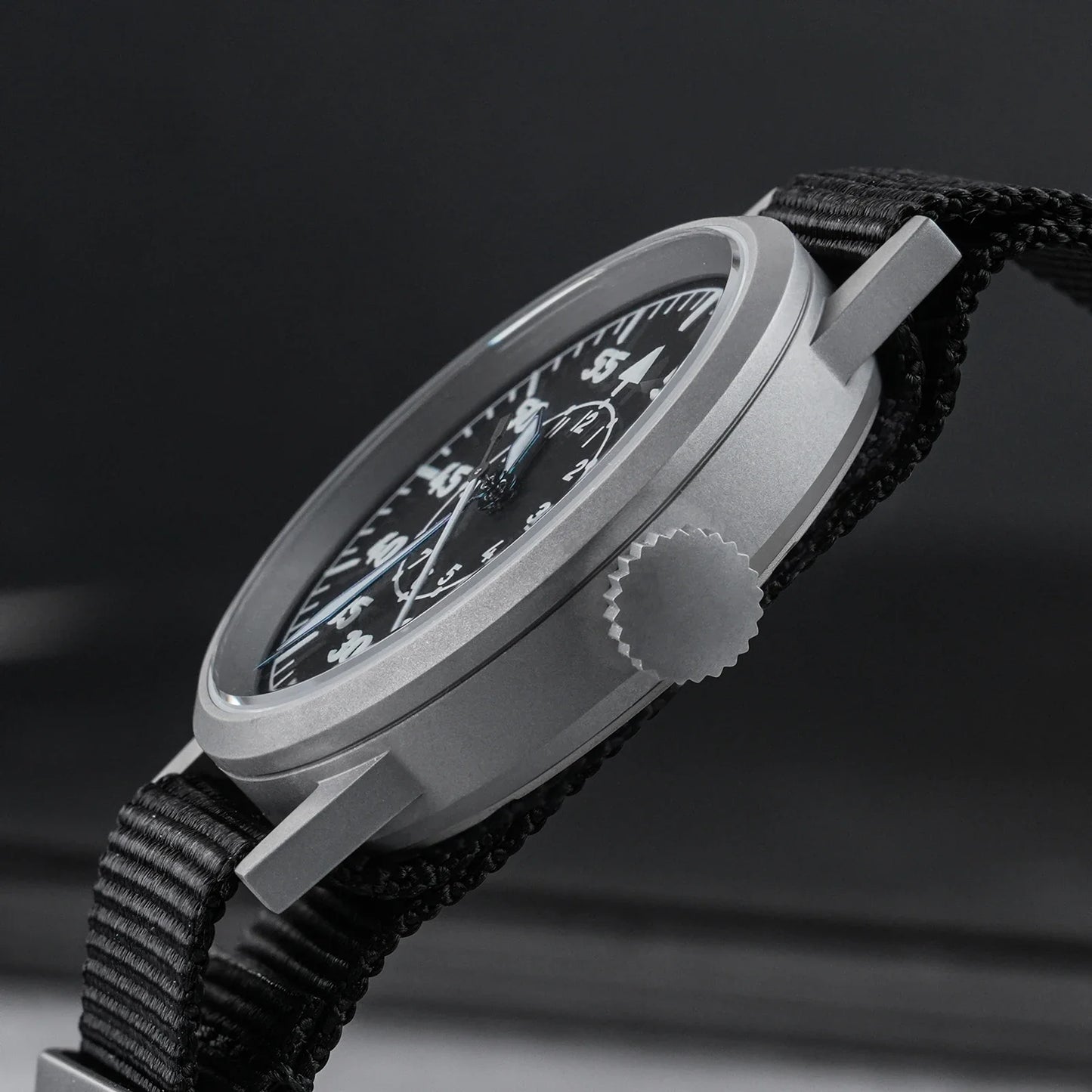 Militado ML10 Quartz pilot Watch VH31 Sweeping Second Sapphire BGW9 Luminous 10Bar 37mm