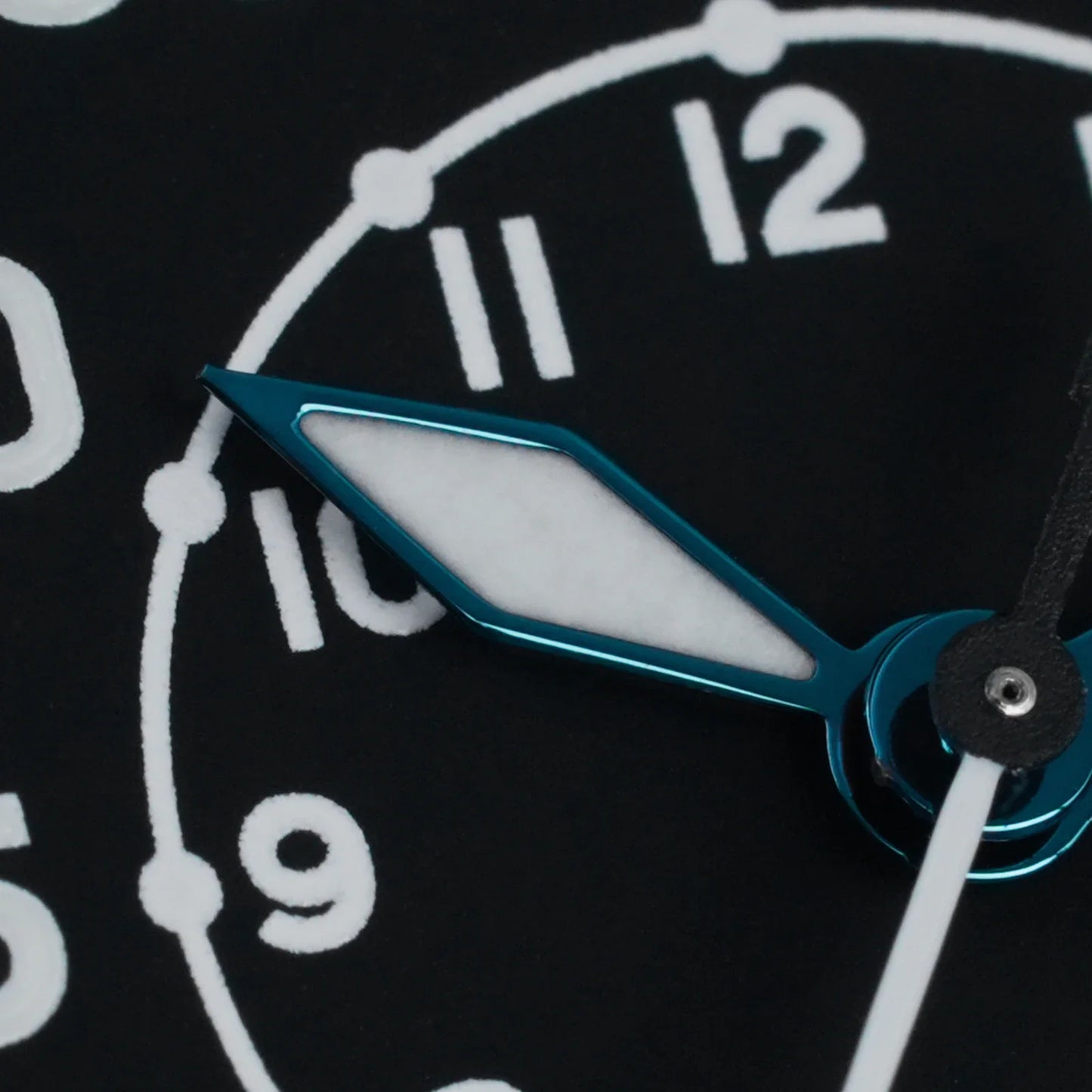 Militado ML10 Quartz pilot Watch VH31 Sweeping Second Sapphire BGW9 Luminous 10Bar 37mm