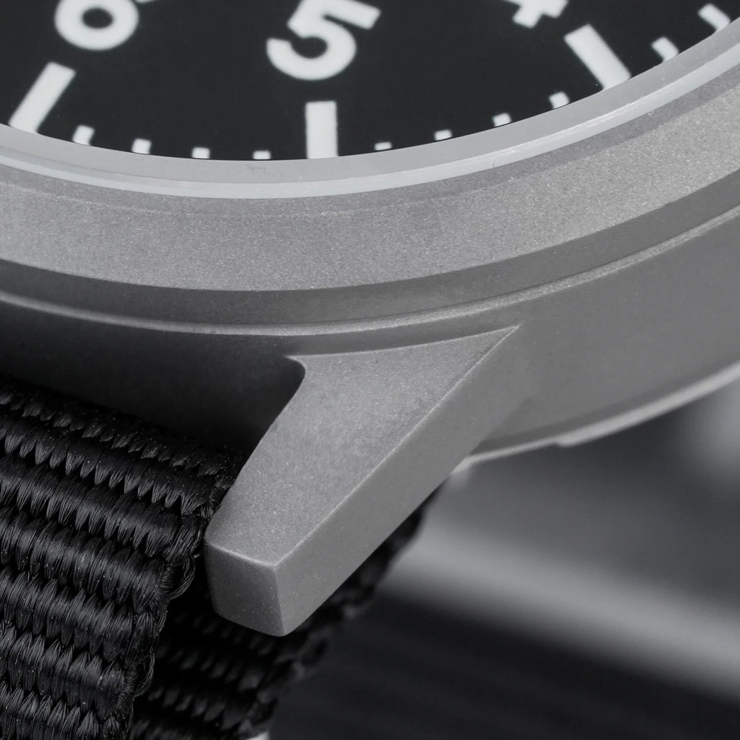 Militado ML10 Quartz pilot Watch VH31 Sweeping Second Sapphire BGW9 Luminous 10Bar 37mm