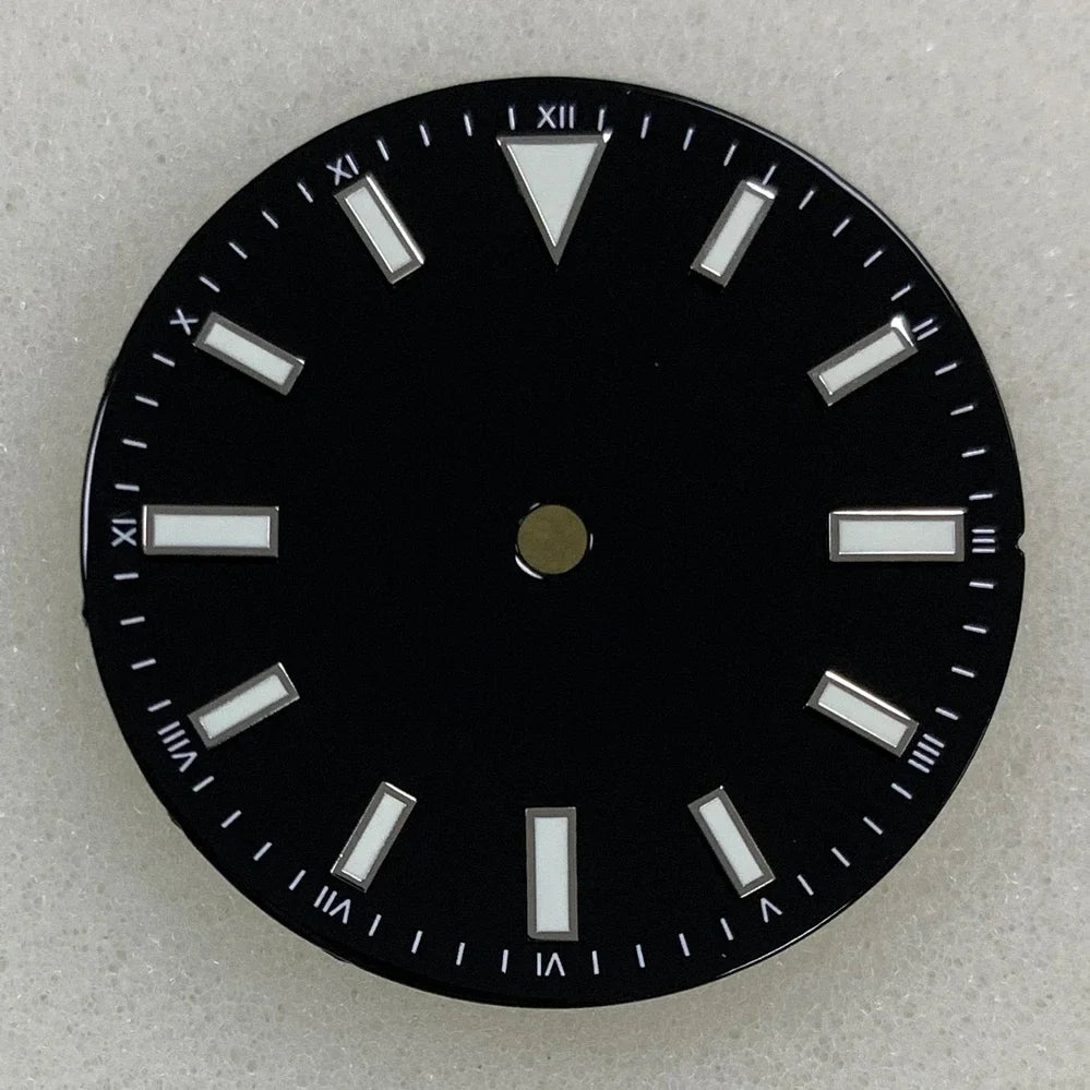 Enameled 28.5mm Watch Dial with Green Luminous Coloured Watch Faces for NH35/ ETA2836/ Japan 8215/ Mingzhu 2813 Movements