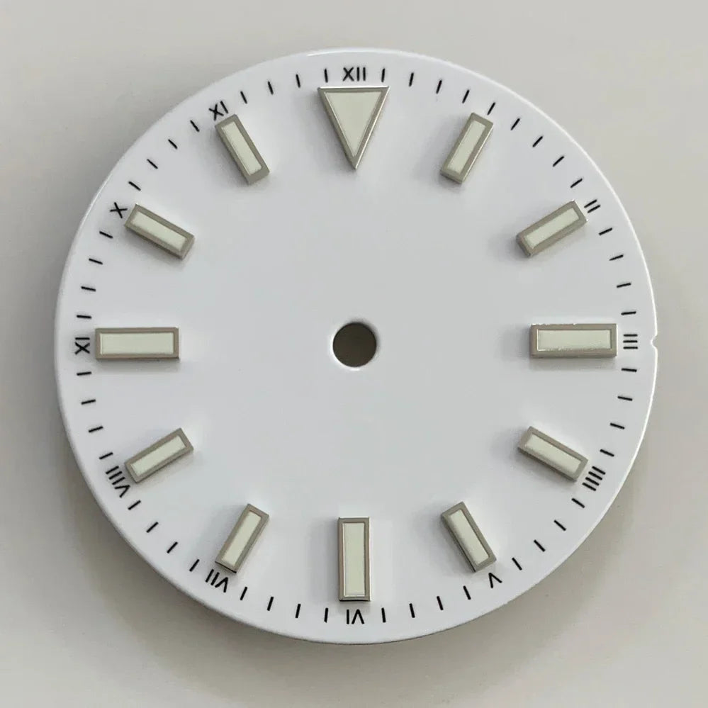 Enameled 28.5mm Watch Dial with Green Luminous Coloured Watch Faces for NH35/ ETA2836/ Japan 8215/ Mingzhu 2813 Movements