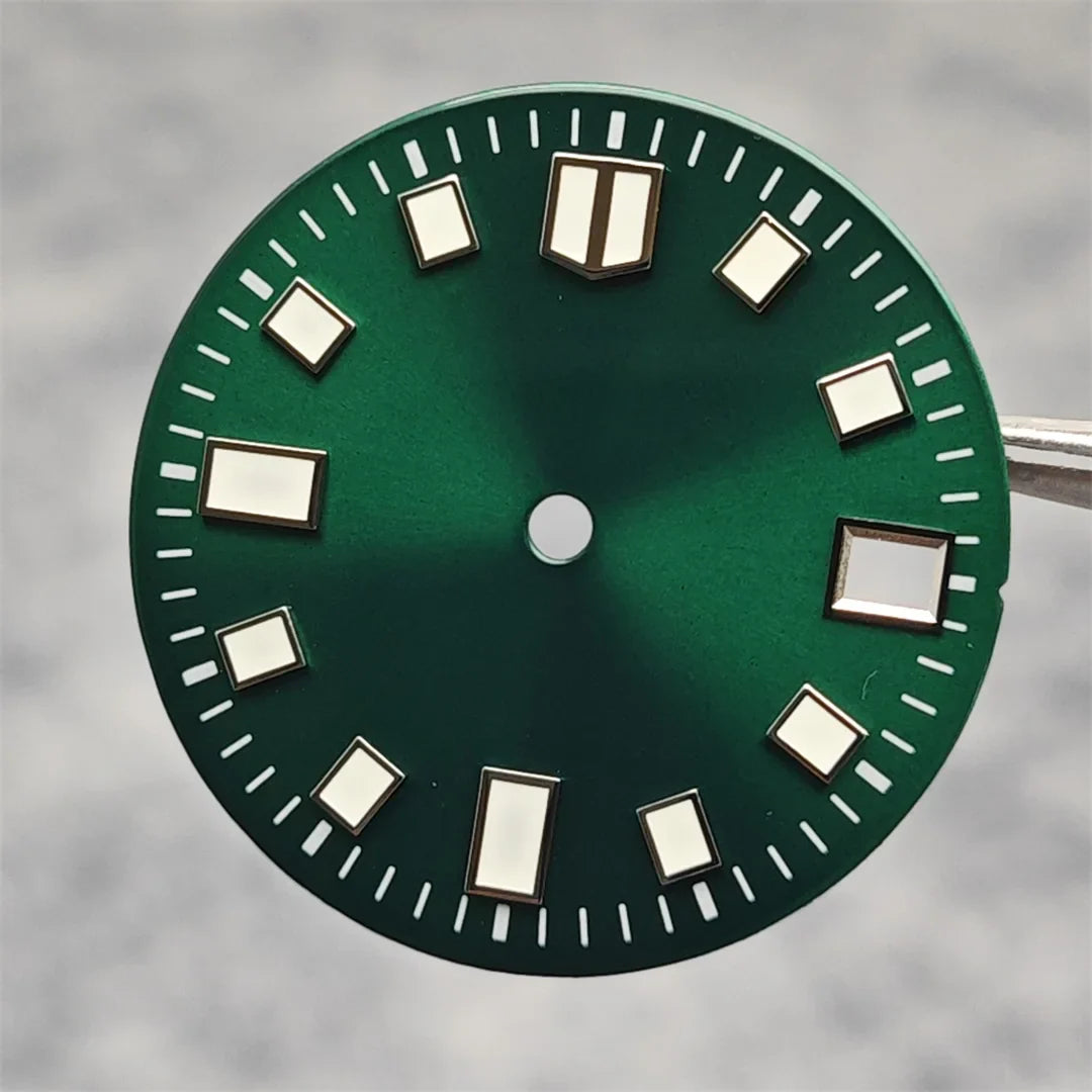 Modification 28.5mm Watch Dial Green Luminous Trend Watch Faces with Single Date Watch Accessory Suitable for NH35 Movement