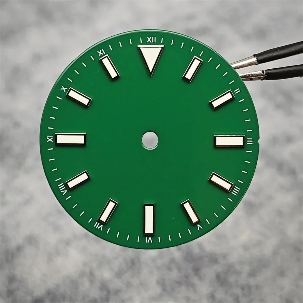 Enameled 28.5mm Watch Dial with Green Luminous Coloured Watch Faces for NH35/ ETA2836/ Japan 8215/ Mingzhu 2813 Movements