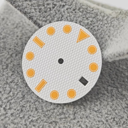 NH35 Watch Dial 28.5mm Diamond Pattern Retro Dial Green Luminous Watch Faces with Single Date Watch Accessory for NH35 Movement