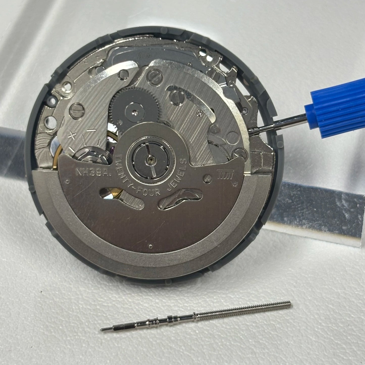 New Japanese original NH38 movement NH38 mechanical movement High Accuracy 24 Jewels Mod Watch Replacement NH35A Date at 3:00