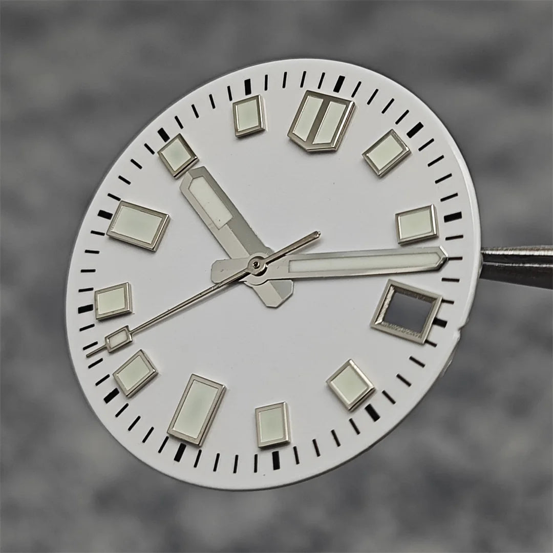 Modification 28.5mm Watch Dial Green Luminous Trend Watch Faces with Single Date Watch Accessory Suitable for NH35 Movement