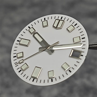 Modification 28.5mm Watch Dial Green Luminous Trend Watch Faces with Single Date Watch Accessory Suitable for NH35 Movement